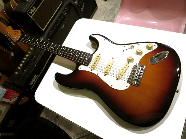 fender Japan  Stratocaster Eシリアル